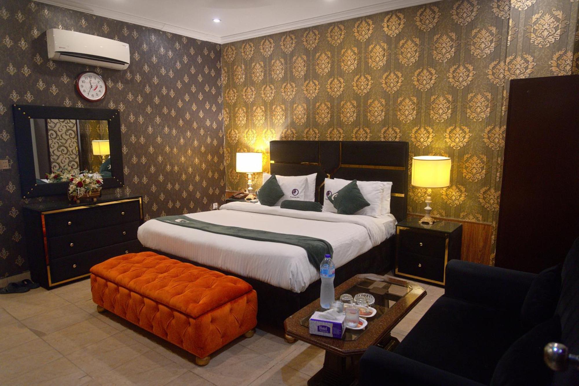 Premier Inn Johar Town Lahore Buitenkant foto