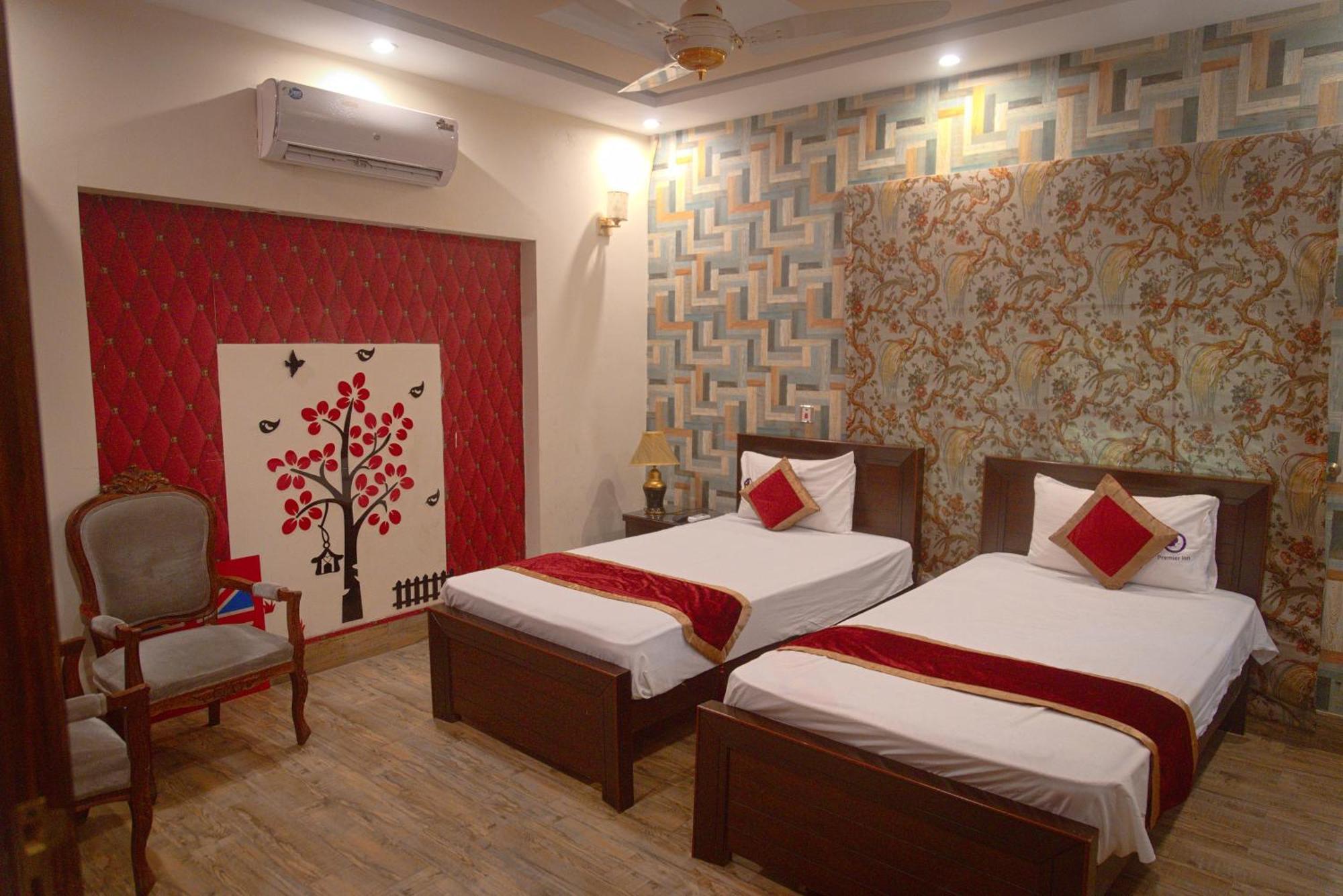 Premier Inn Johar Town Lahore Buitenkant foto