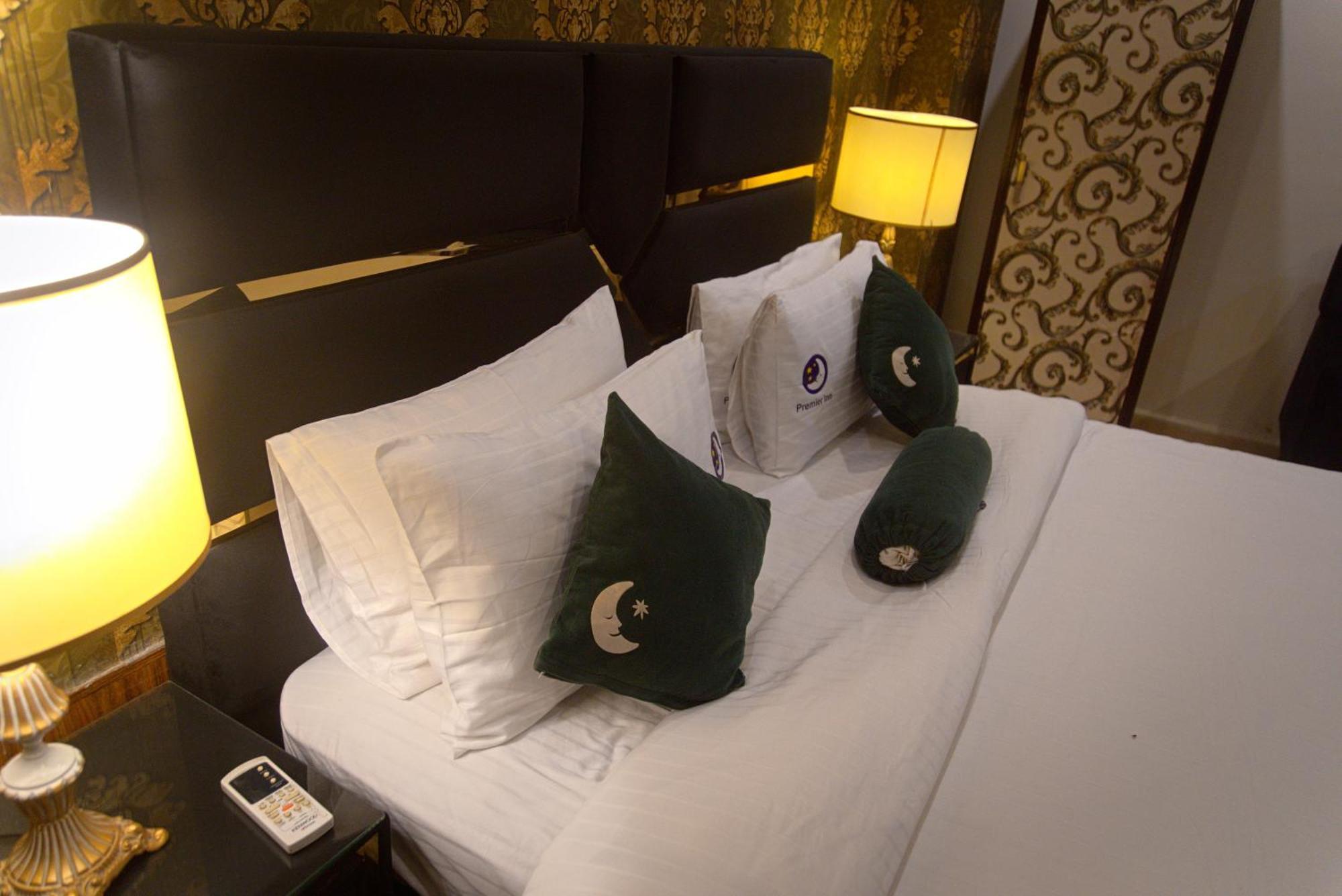 Premier Inn Johar Town Lahore Buitenkant foto