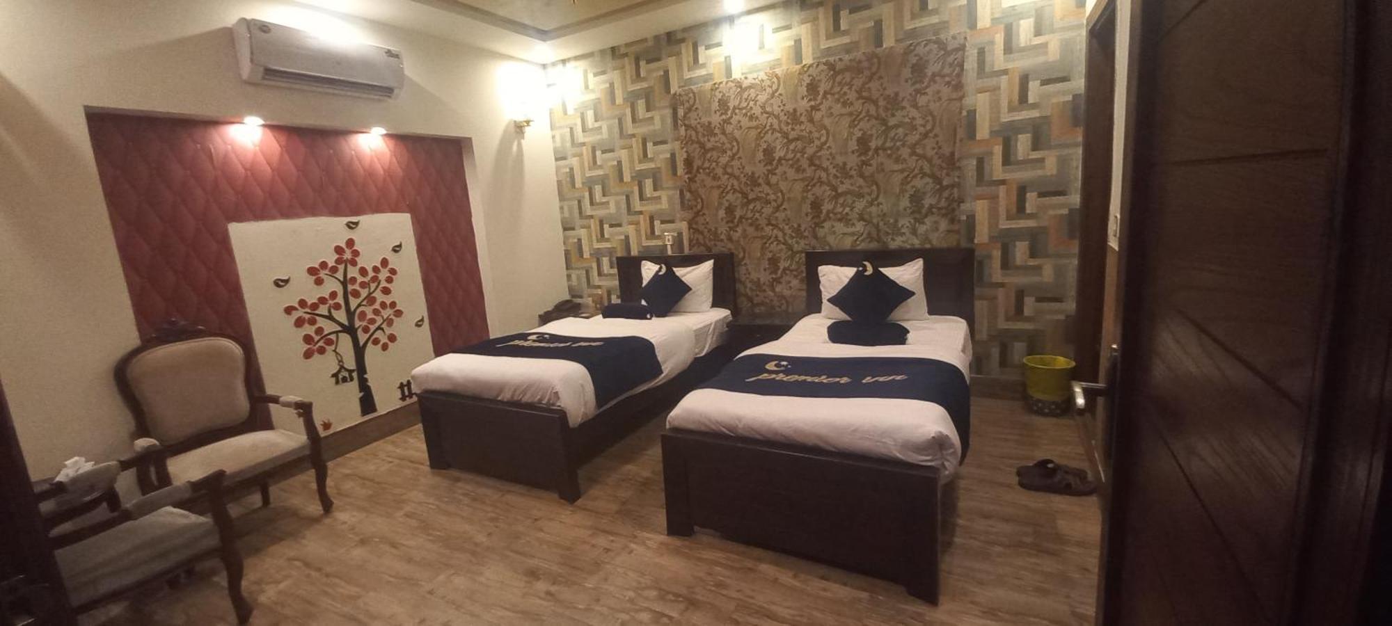 Premier Inn Johar Town Lahore Buitenkant foto