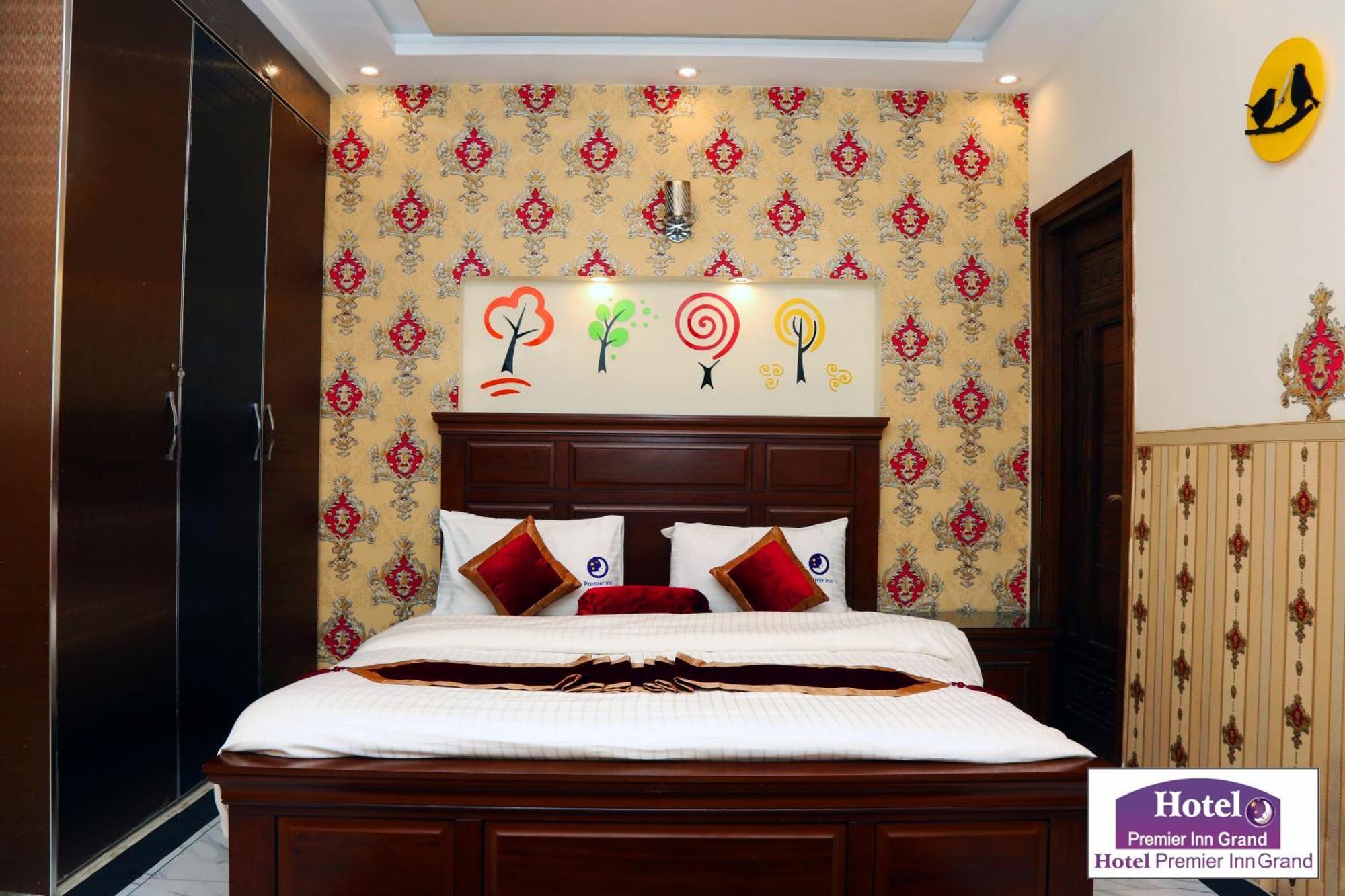Premier Inn Johar Town Lahore Buitenkant foto