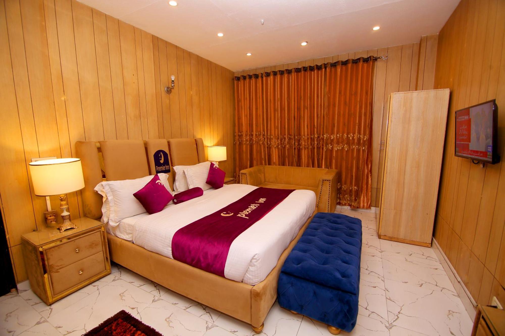 Premier Inn Johar Town Lahore Buitenkant foto