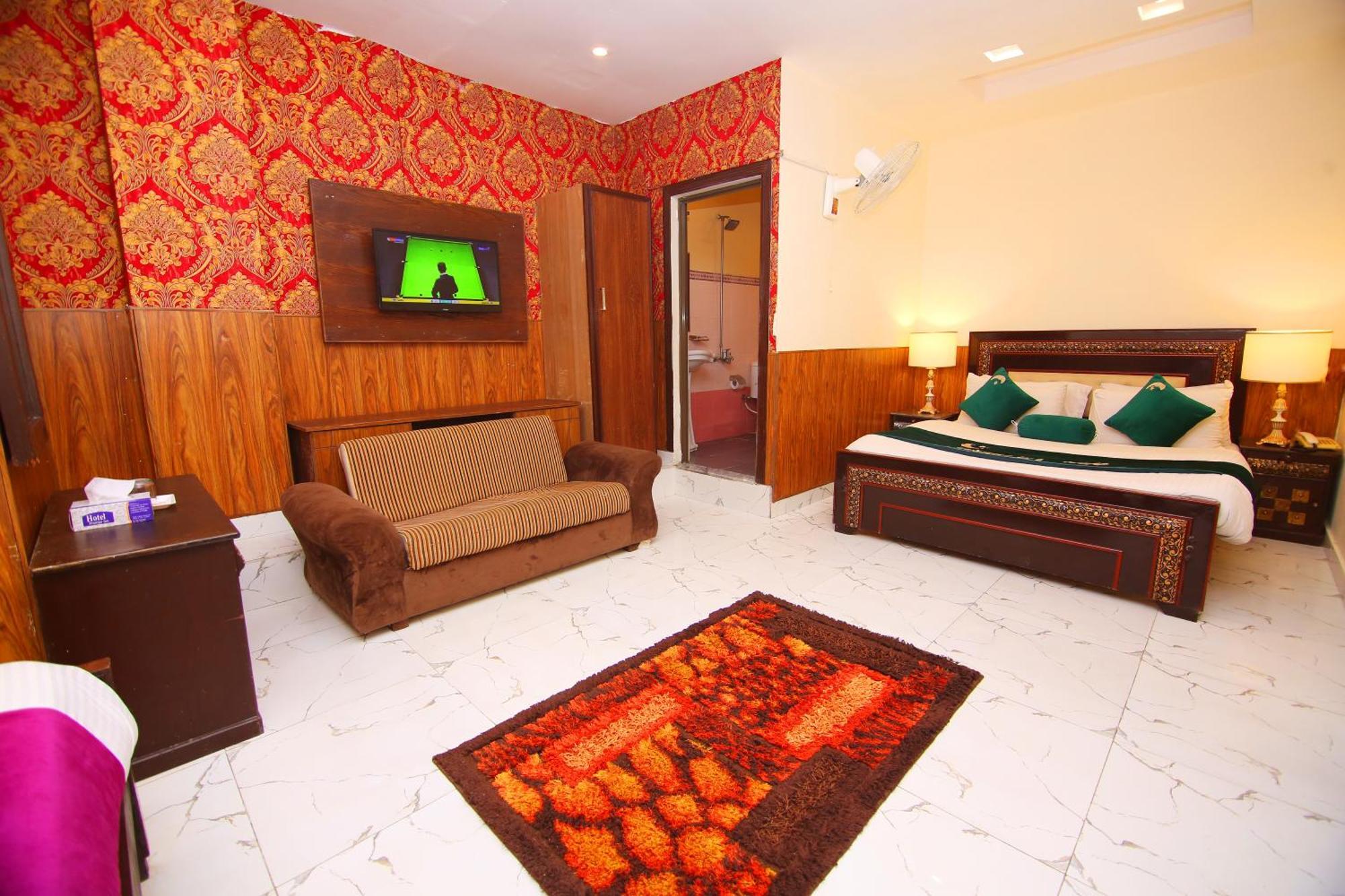 Premier Inn Johar Town Lahore Buitenkant foto
