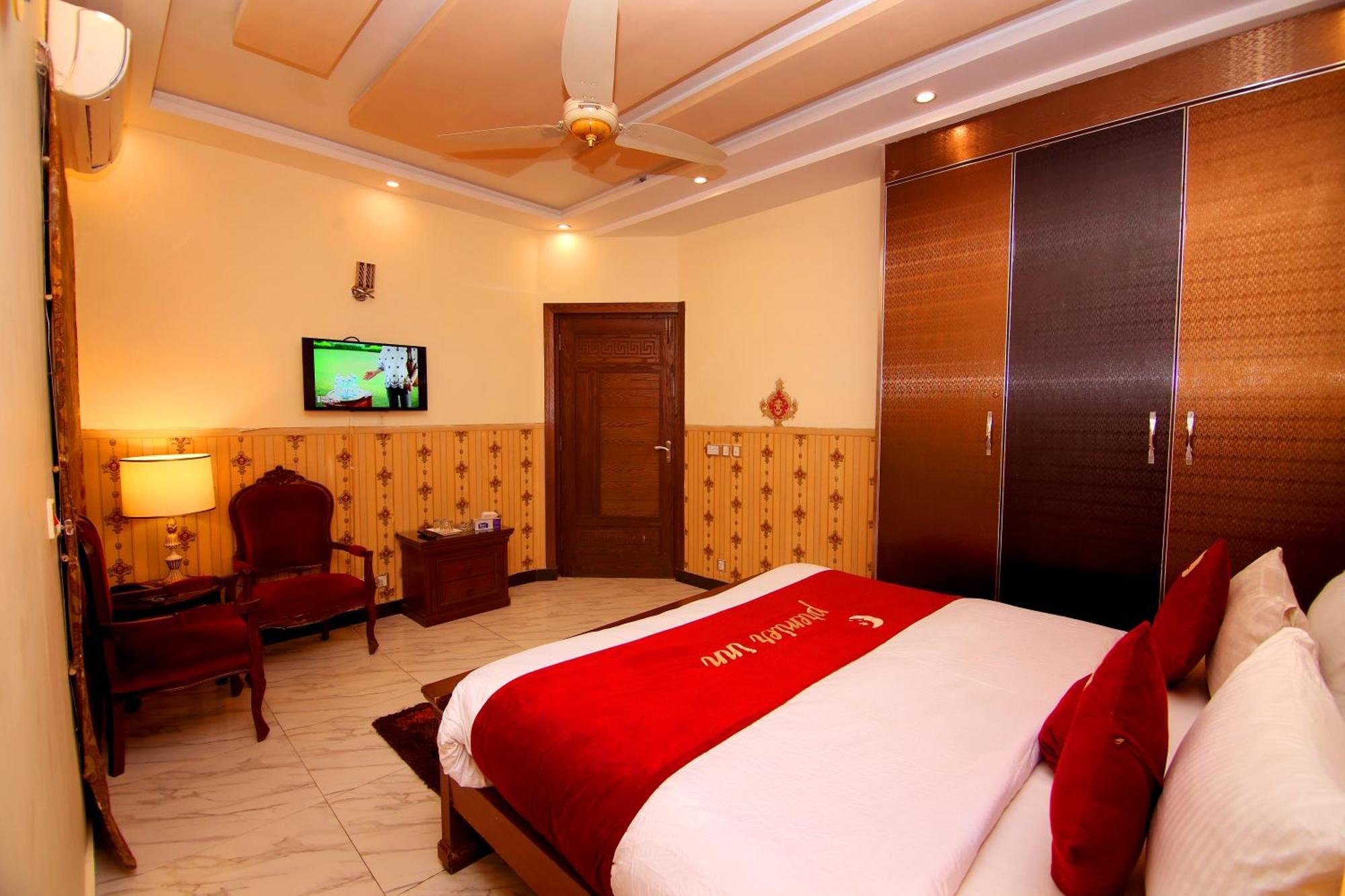 Premier Inn Johar Town Lahore Buitenkant foto