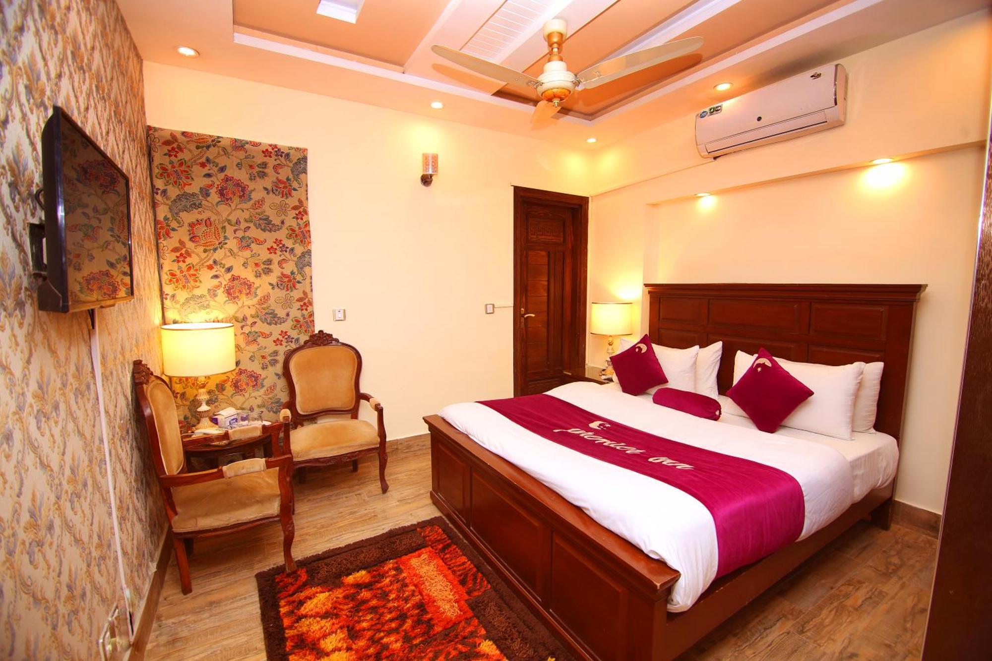 Premier Inn Johar Town Lahore Buitenkant foto